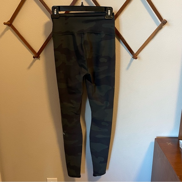 Alo Camo Leggings - Picture 4 of 5